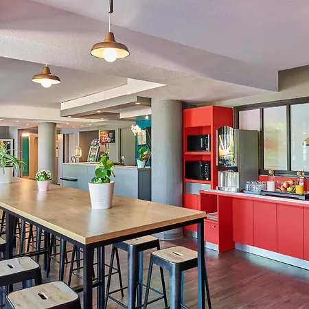 Szálloda Hotelf1 Cdg Pn2