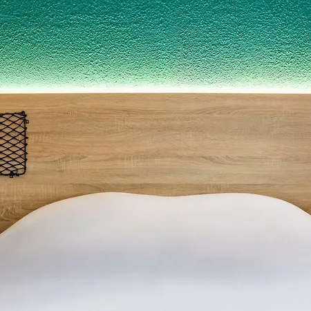 Szálloda Hotelf1 Cdg Pn2