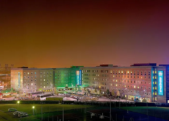 Hotelf1 Cdg Pn2 루와시 앙 프랑스