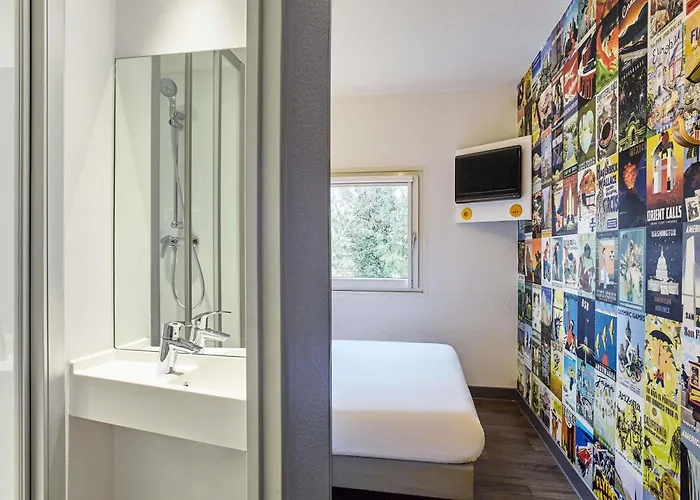 Hotelf1 Cdg Pn2 Hotel