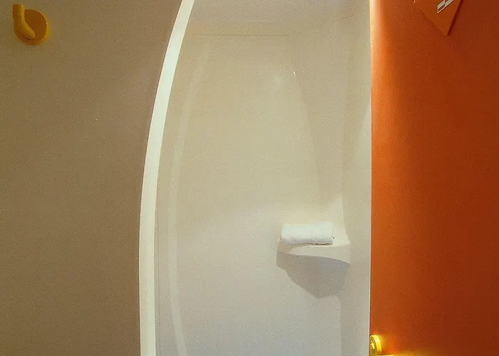 Hotell Hotelf1 Cdg Pn2 *