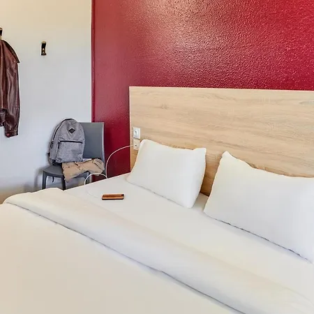 Hotelf1 Cdg Pn2 Hotel *